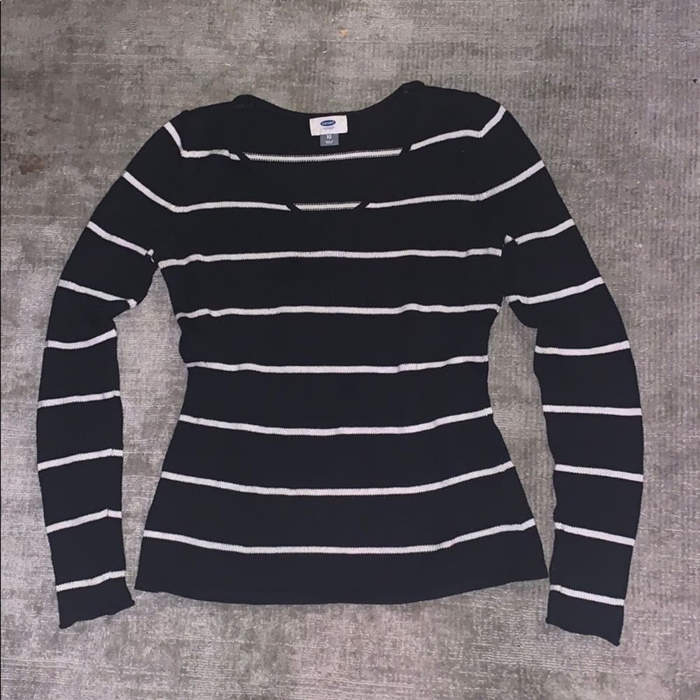 Cute dark blue/white Old Navy sweater! Fit for you